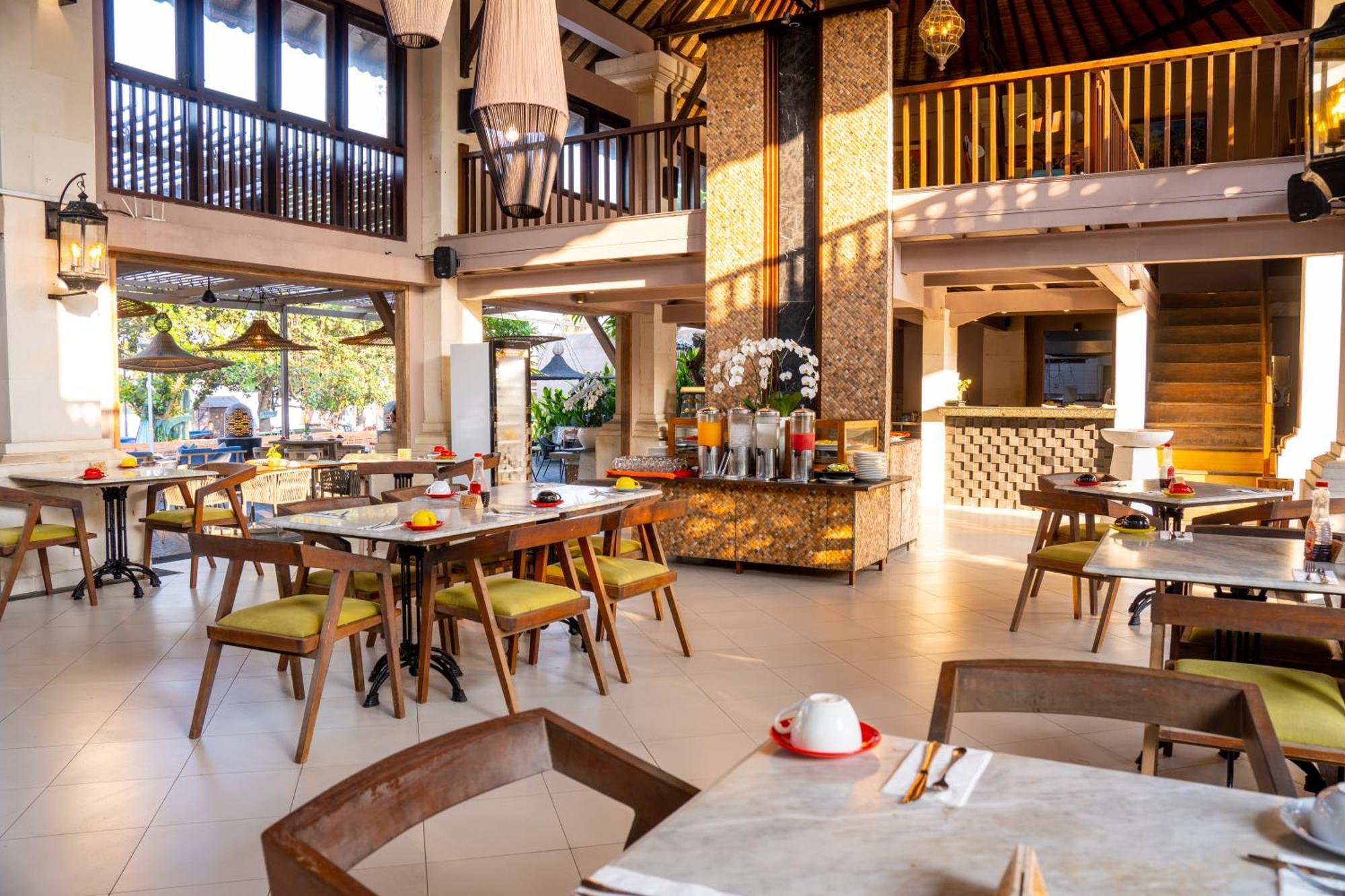 Puri Raja Hotel Легиан Экстерьер фото