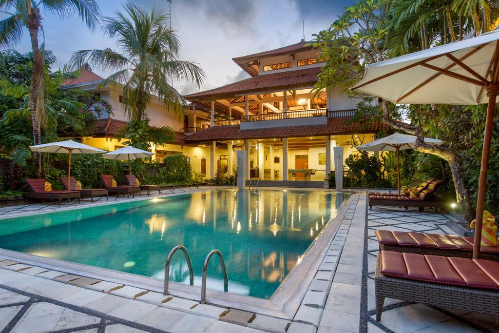 Puri Raja Hotel Легиан Экстерьер фото