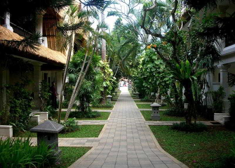 Puri Raja Hotel Легиан Экстерьер фото