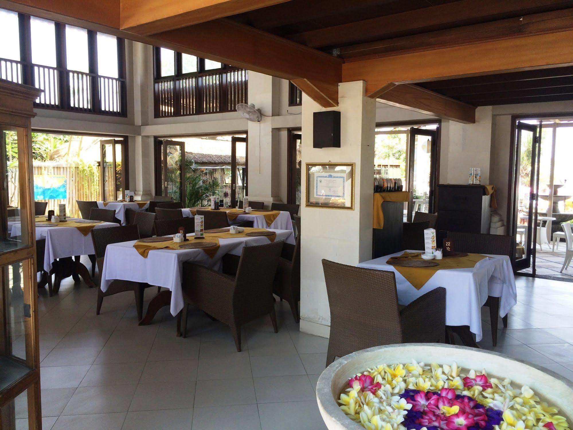 Puri Raja Hotel Легиан Экстерьер фото